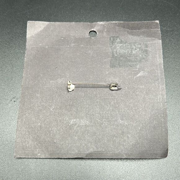 New NCAA Licensed Signed Joan Studnell Univ of Kentucky Wildcats Brooch Pin - Picture 5 of 7